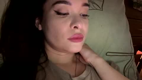 Snapshot of magggg658318 chatting on September 18, 9:33 am magggg658318 online show from September 18, 9:33 am