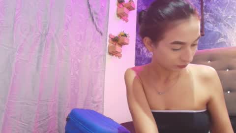 Maggie online show from December 16, 12:43 pm