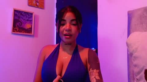 Snapshot of maggie_love77 chatting on May 15, 11:34 pm maggie online show from May 15, 11:34 pm
