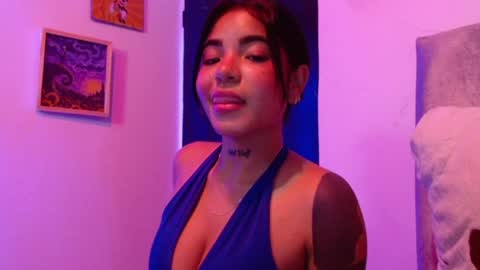 Snapshot of maggie_love77 chatting on May 15, 11:56 pm maggie online show from May 15, 11:56 pm