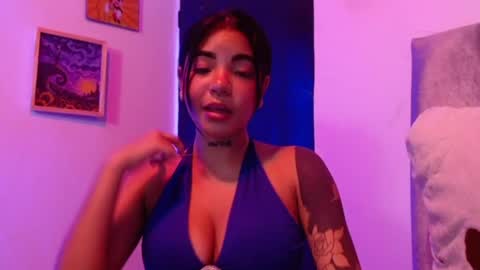 Snapshot of maggie_love77 chatting on May 16, 12:18 am maggie online show from May 16, 12:18 am