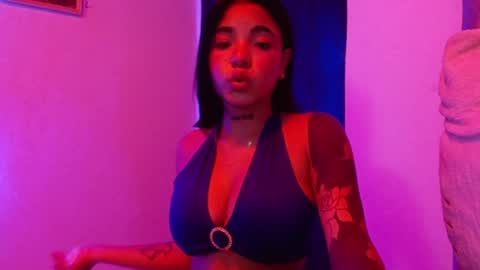 Snapshot of maggie_love77 chatting on May 24, 4:06 am maggie online show from May 24, 4:06 am