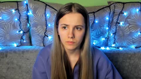 Maggie online show from December 12, 12:16 am