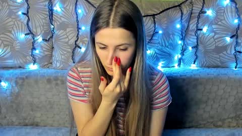 Maggie online show from December 24, 3:49 am