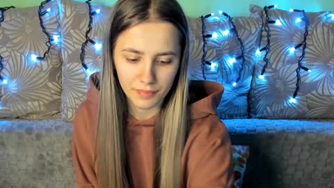 Maggie online show from December 28, 4:19 am