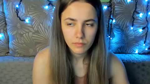 Snapshot of maggiecake chatting on July 2, 2:33 am Maggie online show from July 2, 2:33 am