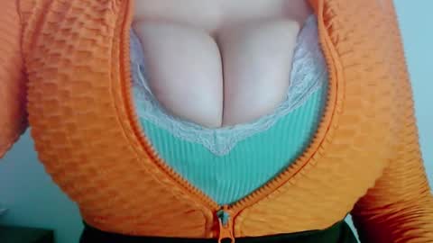 Maggie   online show from January 21, 2:33 am