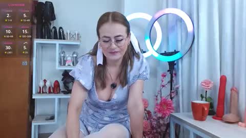 Snapshot of maghenta chatting on September 16, 8:32 pm Maghenta-MS mature online show from September 16, 8:32 pm