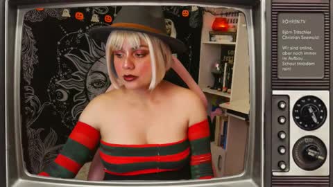 Snapshot of magic_clairewitch chatting on October 26, 12:49 am Claire online show from October 26, 12:49 am