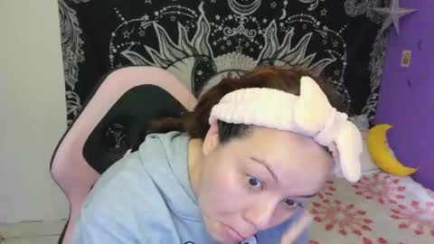 Claire online show from July 17, 11:39 am
