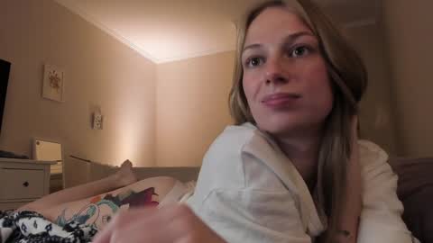 Alice  online show from December 2, 3:14 pm