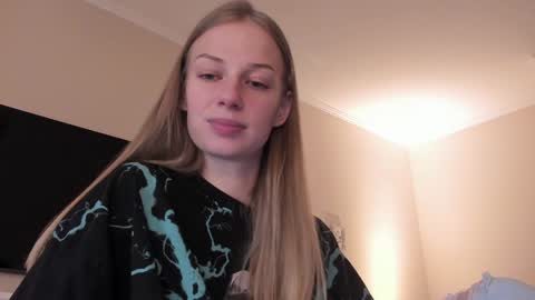 Alice  online show from December 5, 10:01 am