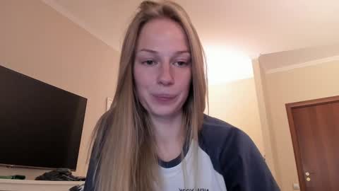 Alice  online show from December 6, 1:44 pm