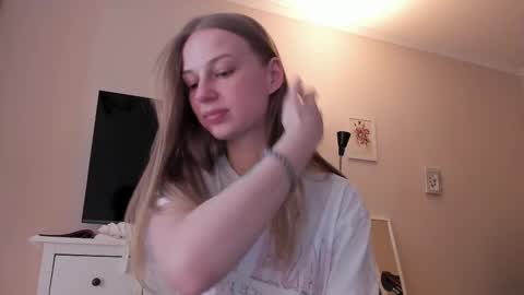 Alice  online show from February 21, 9:24 am