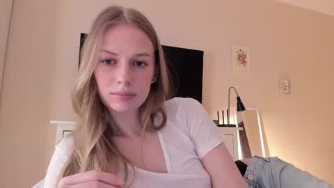 Alice  online show from March 6, 12:09 pm