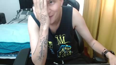 Snapshot of magic_jadee chatting on June 23, 5:44 pm Jade online show from June 23, 5:44 pm