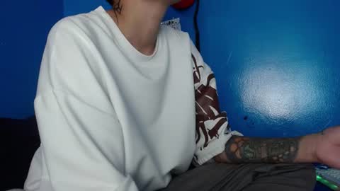 Snapshot of magic_jadee chatting on July 18, 3:22 am Jade online show from July 18, 3:22 am