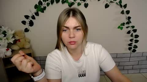 magic_katarina_ online show from December 26, 9:44 am