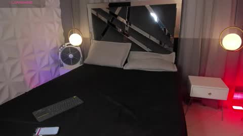 Snapshot of magic_katt chatting on March 20, 11:09 pm Katt online show from March 20, 11:09 pm