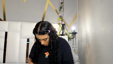 Snapshot of magic_marg chatting on December 12, 8:43 pm Marge online show from December 12, 8:43 pm