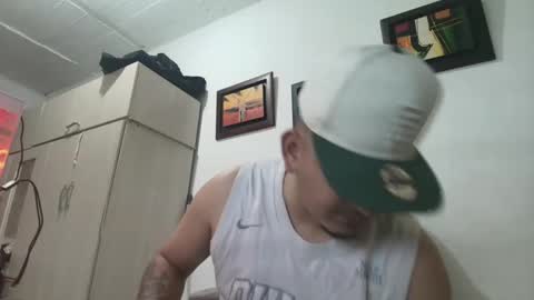 magic_milk23 online show from November 6, 2:45 am