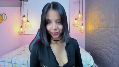 Snapshot of magic_oliviah chatting on June 14, 12:07 pm Oliviah online show from June 14, 12:07 pm