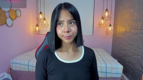 Snapshot of magic_oliviah chatting on June 23, 10:08 pm Oliviah online show from June 23, 10:08 pm