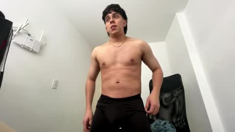 Snapshot of magic_tony chatting on October 4, 6:39 pm Tony Hoffa online show from October 4, 6:39 pm
