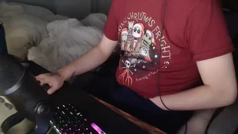 Snapshot of magicjawn chatting on December 28, 7:33 am magicjawn online show from December 28, 7:33 am