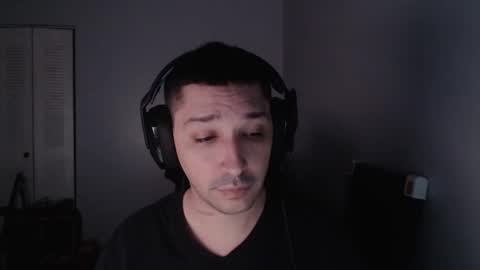 Snapshot of magicjawn chatting on January 7, 4:39 am magicjawn online show from January 7, 4:39 am