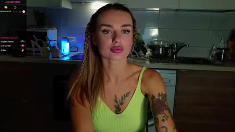 Snapshot of magiclovexo chatting on October 21, 3:40 am MagicLove online show from October 21, 3:40 am