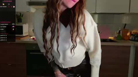 Snapshot of magiclovexo chatting on October 26, 6:41 am MagicLove online show from October 26, 6:41 am