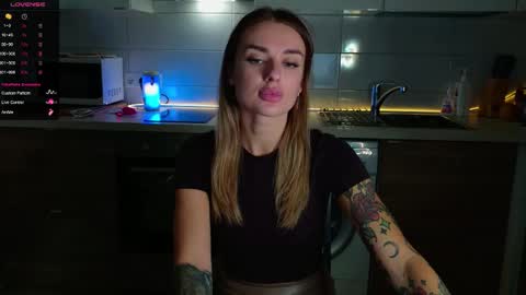 Snapshot of magiclovexo chatting on October 30, 11:44 am MagicLove online show from October 30, 11:44 am