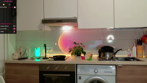 Snapshot of magiclovexo chatting on November 6, 2:34 am MagicLove online show from November 6, 2:34 am