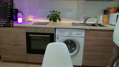 Snapshot of magiclovexo chatting on November 11, 8:14 am MagicLove online show from November 11, 8:14 am