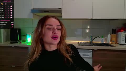 Snapshot of magiclovexo chatting on November 21, 2:43 am MagicLove online show from November 21, 2:43 am