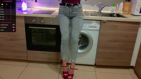 Snapshot of magiclovexo chatting on November 22, 1:43 pm MagicLove online show from November 22, 1:43 pm