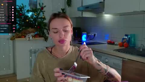 Snapshot of magiclovexo chatting on January 7, 9:23 am MagicLove online show from January 7, 9:23 am