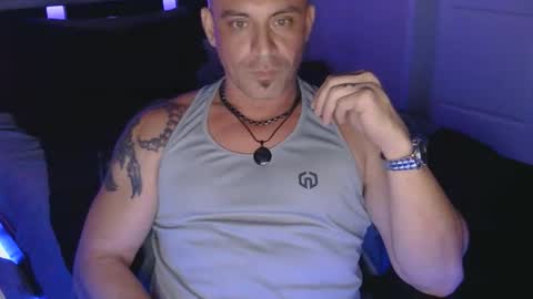 magicmike1110 online show from November 26, 9:05 pm