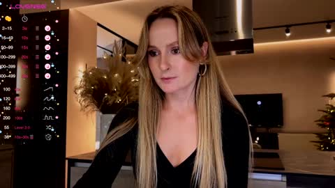 Snapshot of magicpeaach chatting on January 13, 6:59 pm magicpeaach online show from January 13, 6:59 pm