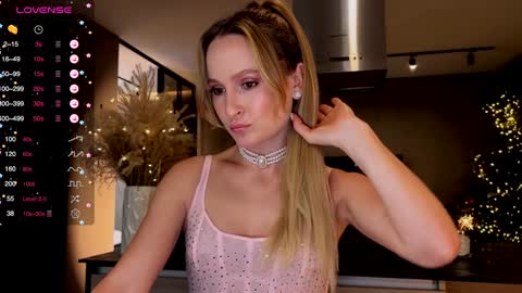 Snapshot of magicpeaach chatting on January 14, 3:26 pm magicpeaach online show from January 14, 3:26 pm