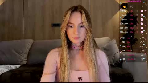 Snapshot of magicpeaach chatting on February 13, 12:32 pm magicpeaach online show from February 13, 12:32 pm