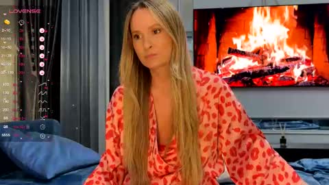 Snapshot of magicpeaach chatting on February 8, 4:32 pm magicpeaach online show from February 8, 4:32 pm