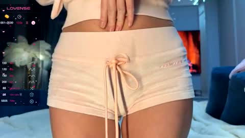 Snapshot of magicpeaach chatting on February 18, 4:58 pm magicpeaach online show from February 18, 4:58 pm