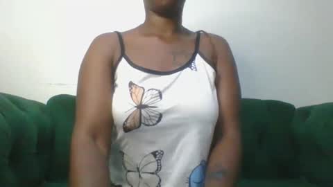 Snapshot of magicpussyy1 chatting on April 9, 6:41 am magicbabe online show from April 9, 6:41 am