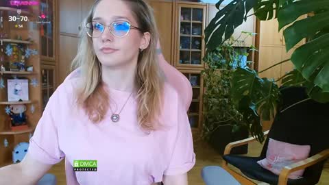 Nicole online show from January 13, 9:09 pm