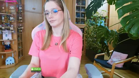 Nicole online show from January 18, 9:45 pm