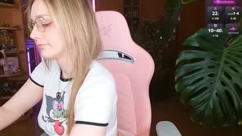 Nicole online show from March 9, 8:02 pm