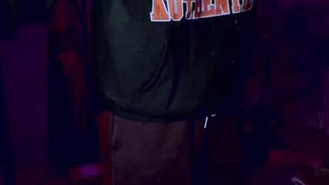 Snapshot of magnetic77slav chatting on March 1, 9:22 am magnetic77slav online show from March 1, 9:22 am