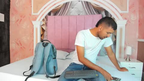 Magnus Alejo online show from January 7, 11:45 am